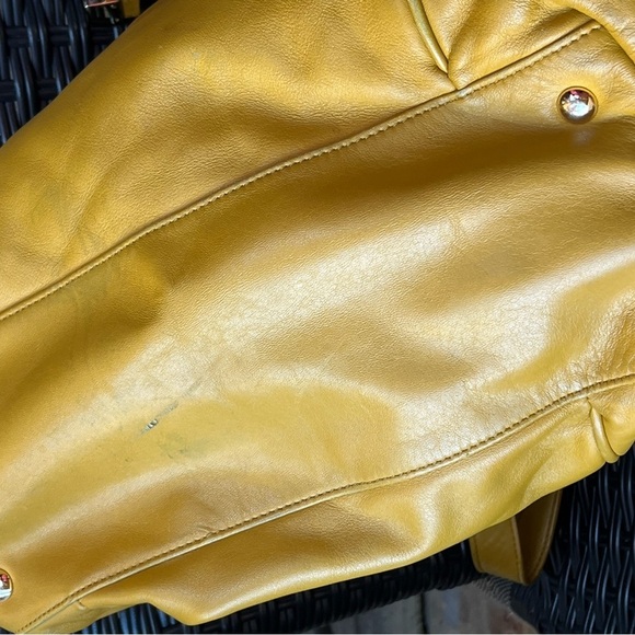 Michael Kors Beverley Mustard Yellow- Gold Drawstring Bag- rare vintage - Picture 10 of 16